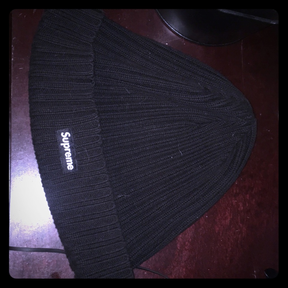 I am selling a supreme beanie